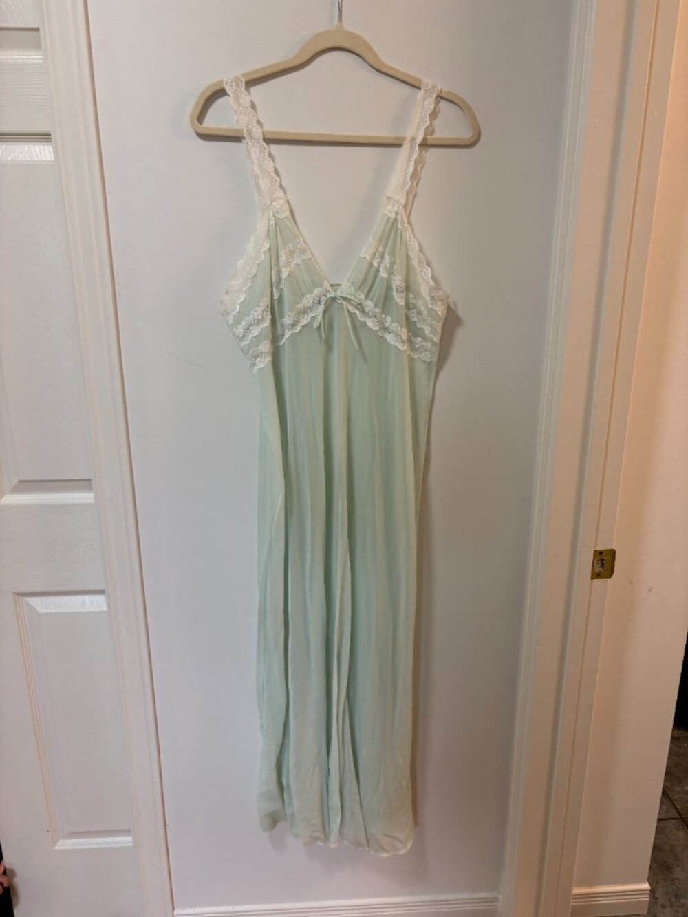Vintage Mint Green night gown Size 42 long slip dress lingerie slipdress Lace